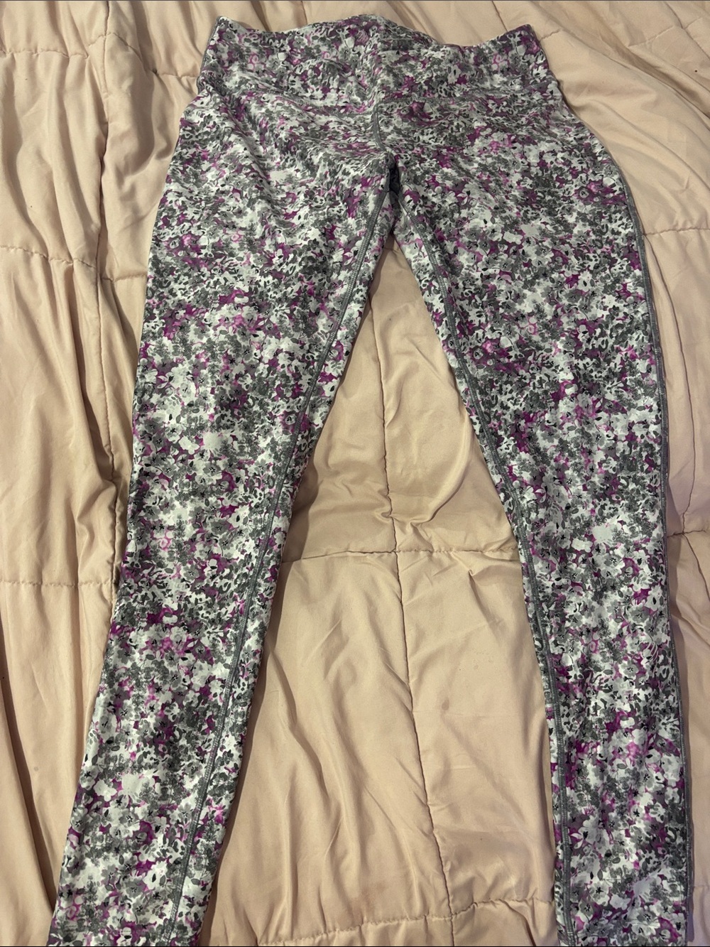 MPG High-Waist Printed Leggings in Gray & Purple Floral Camouflage